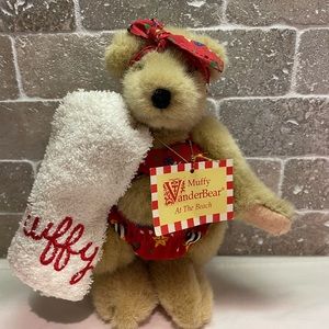 Muffy, Vanderbear vintage at the beach